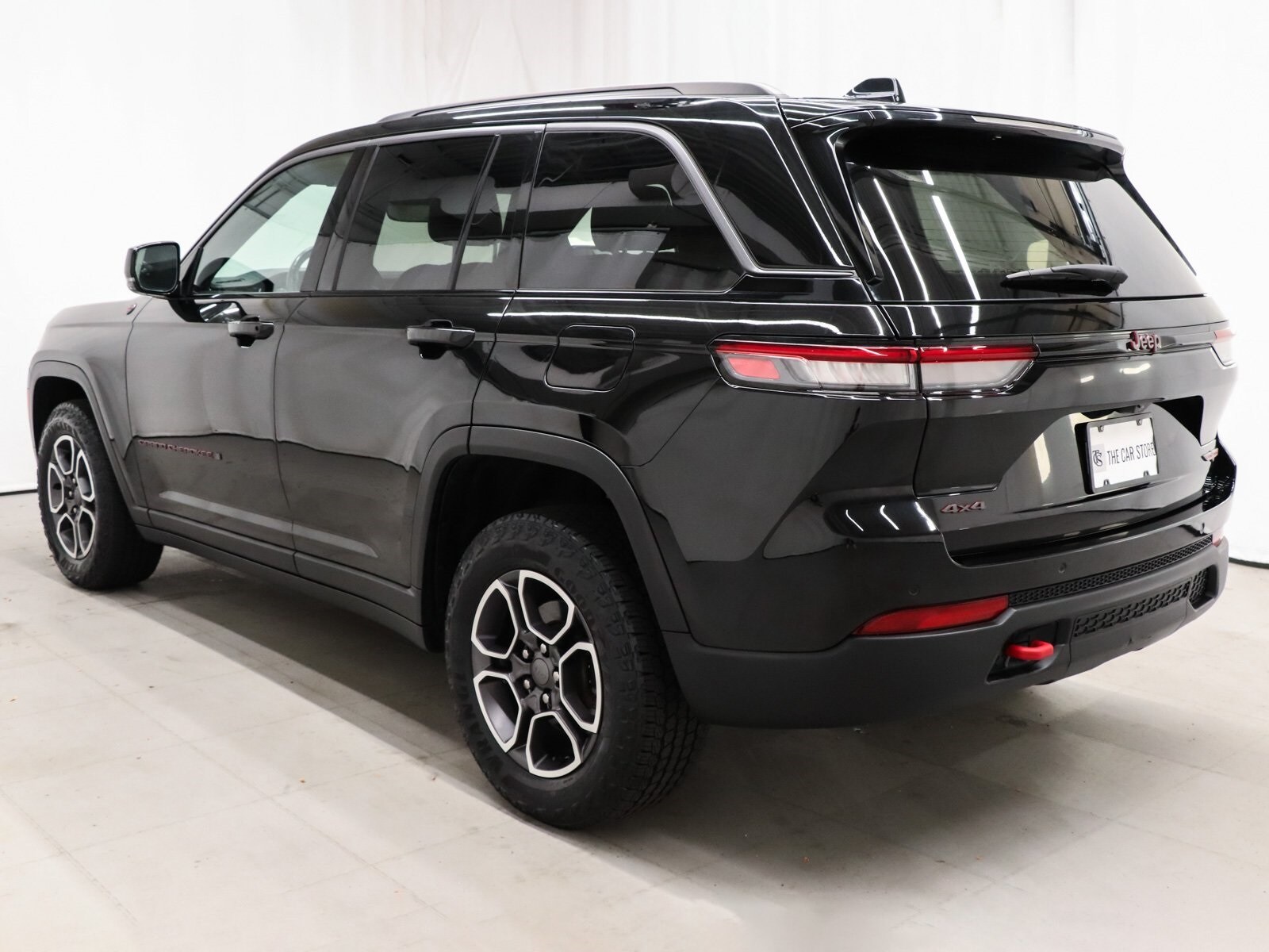 2022 Jeep Grand Cherokee Trailhawk photo 2