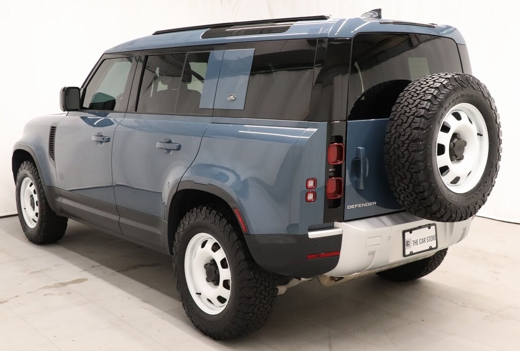 2023 Land Rover Defender 110 Standard photo 2