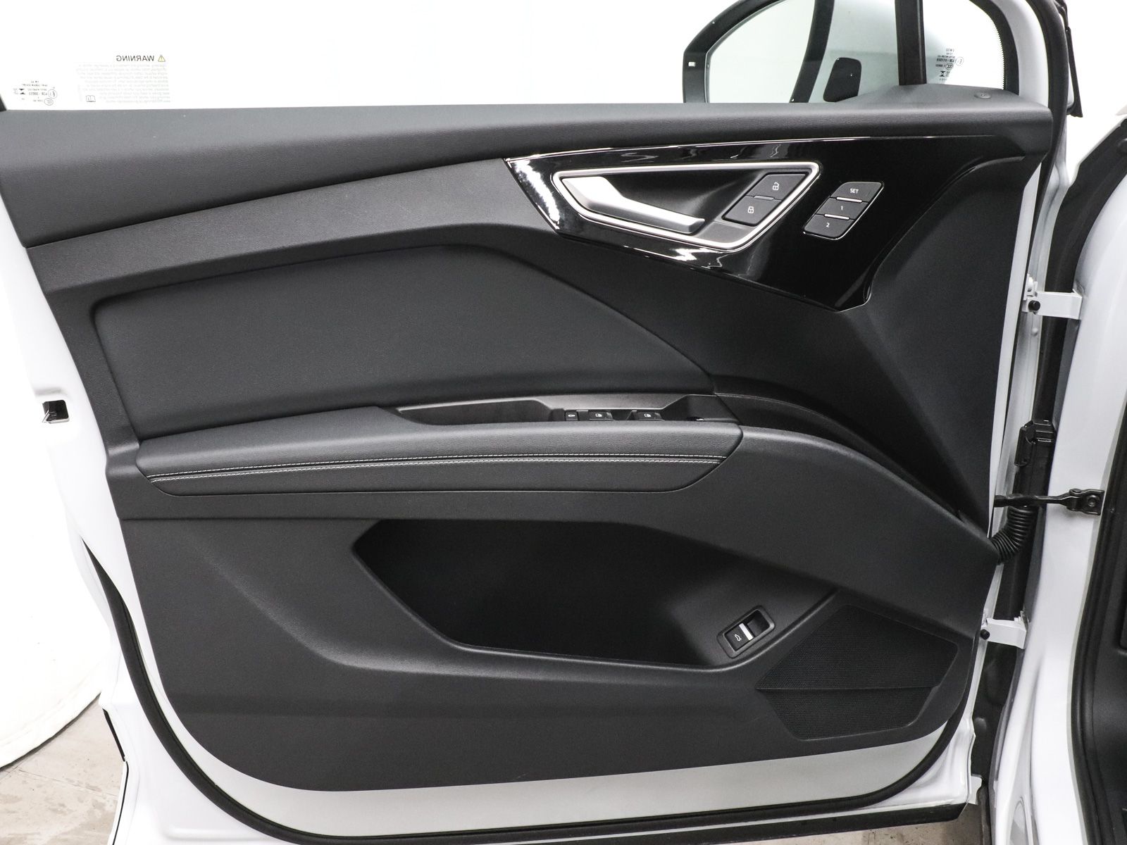 2025 Audi Q4 e-tron Premium Plus - Photo 8