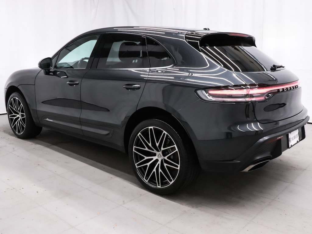 Used 2022 Porsche Macan Base SUV