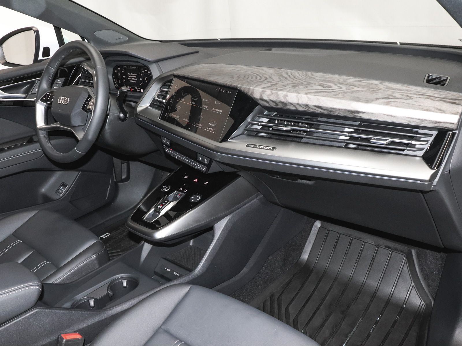 2025 Audi Q4 e-tron Premium Plus - Photo 24