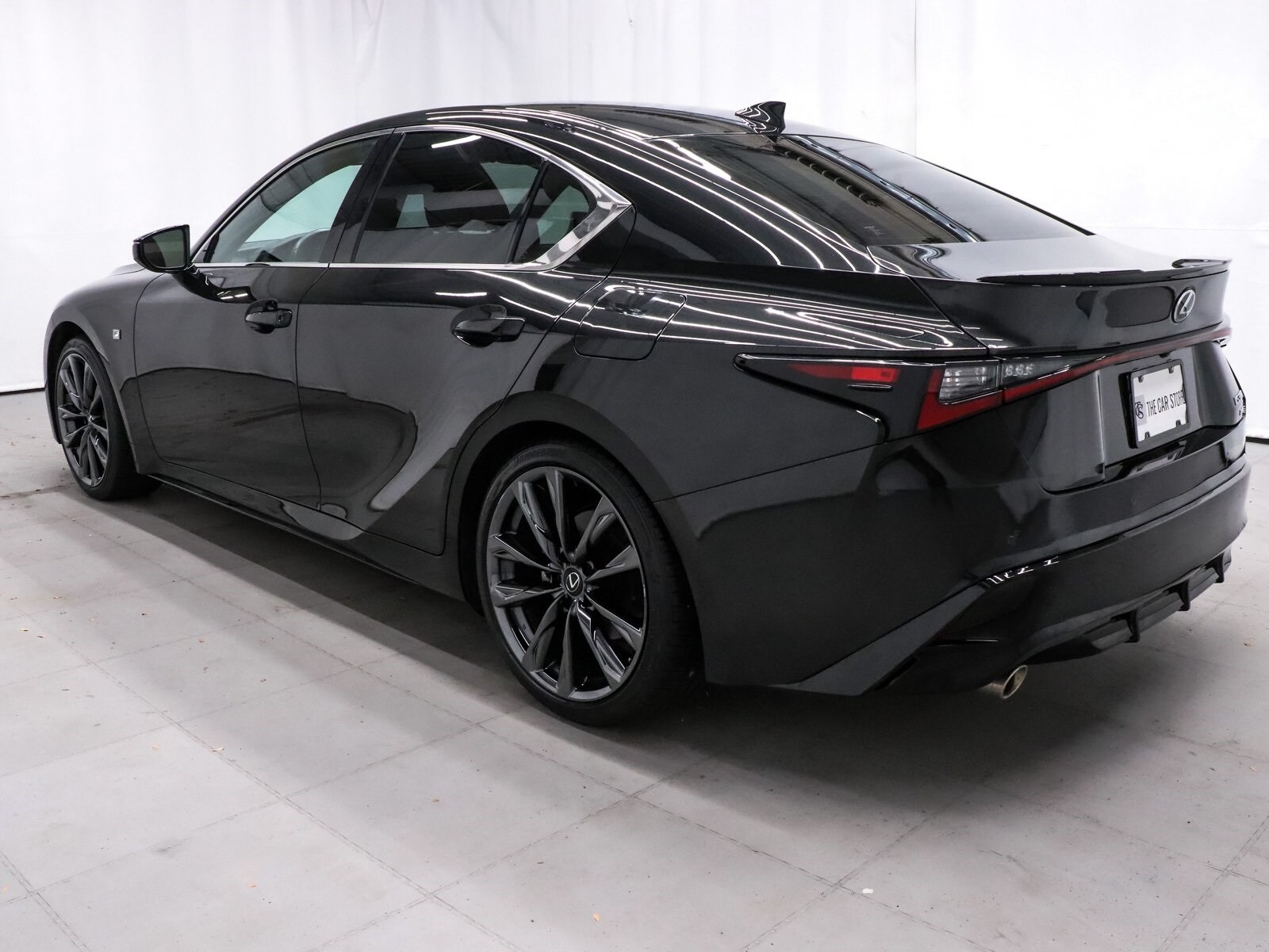2023 Lexus IS 350 F SPORT photo 4