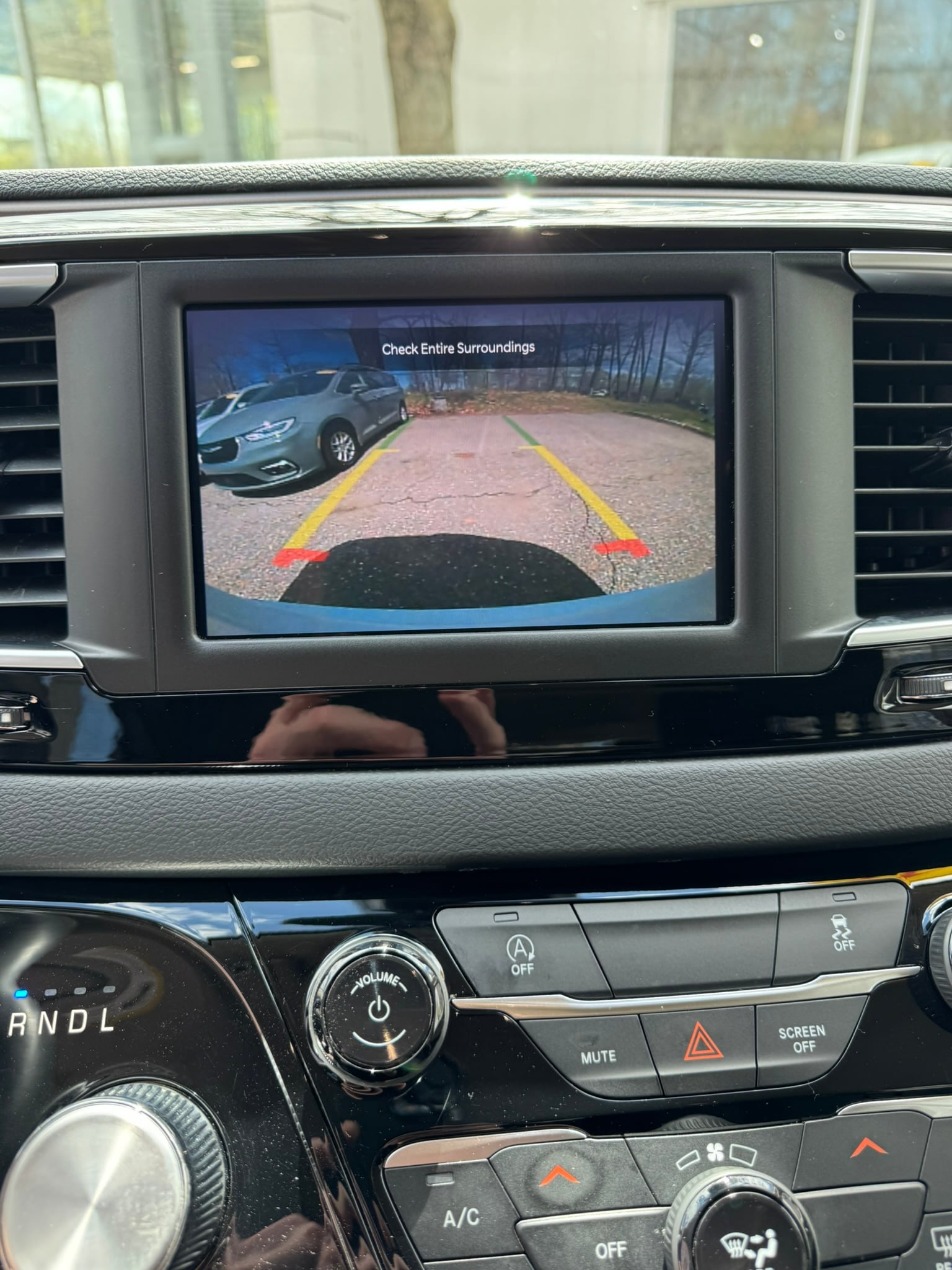 2023 Chrysler Voyager LX - Photo 21