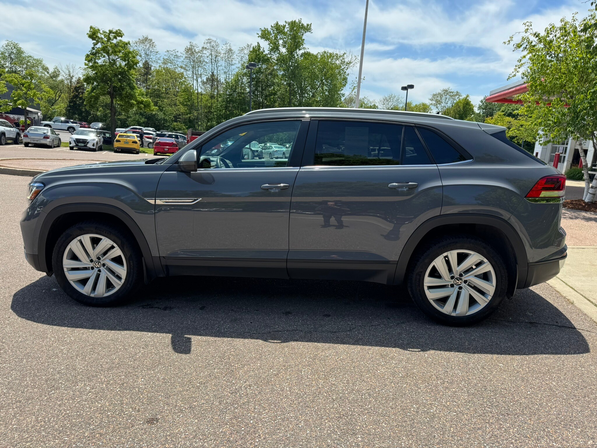 2021 Volkswagen Atlas Cross Sport SE Technology photo 4