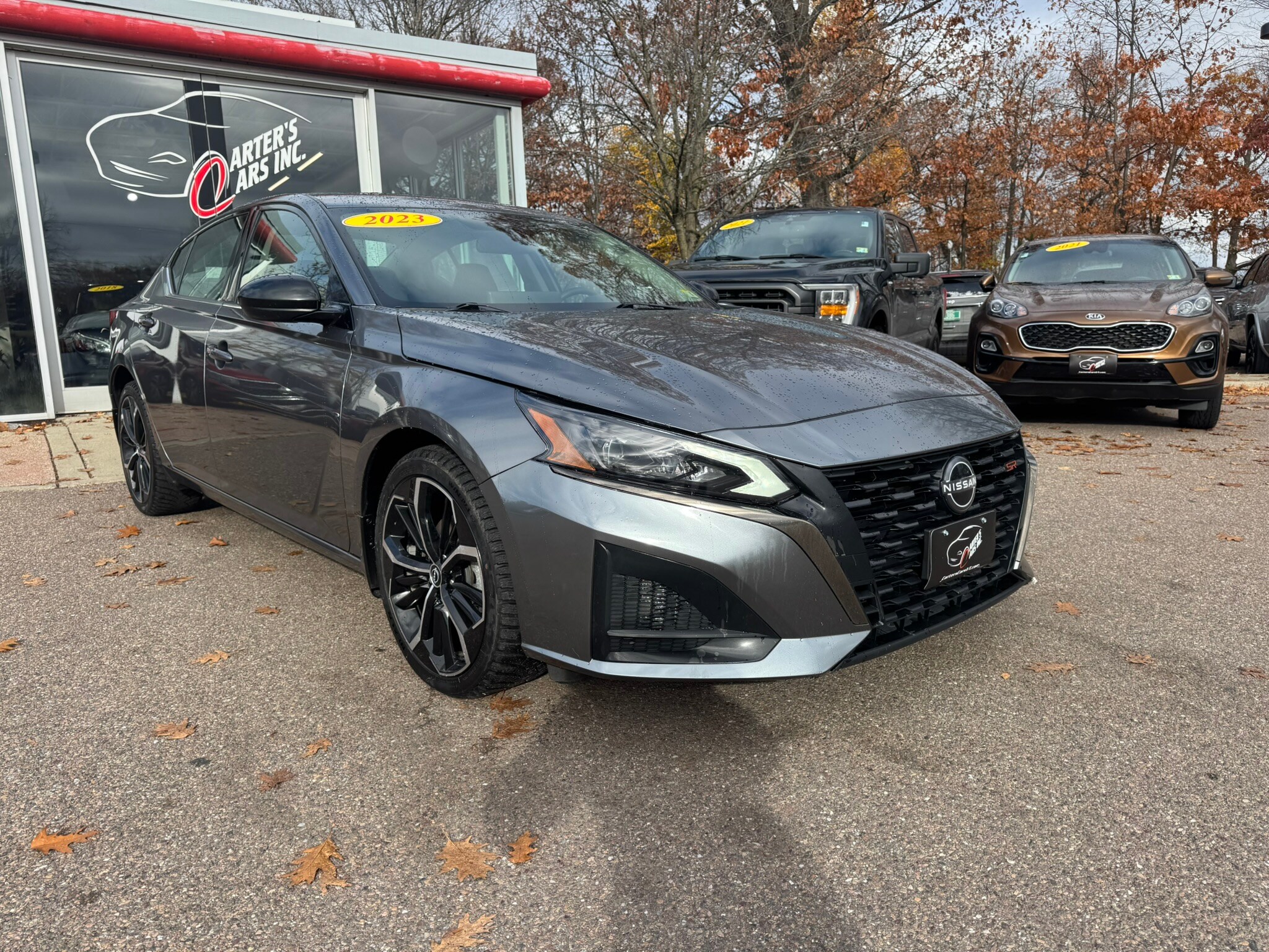 2023 Nissan Altima 2.5 SR photo 2