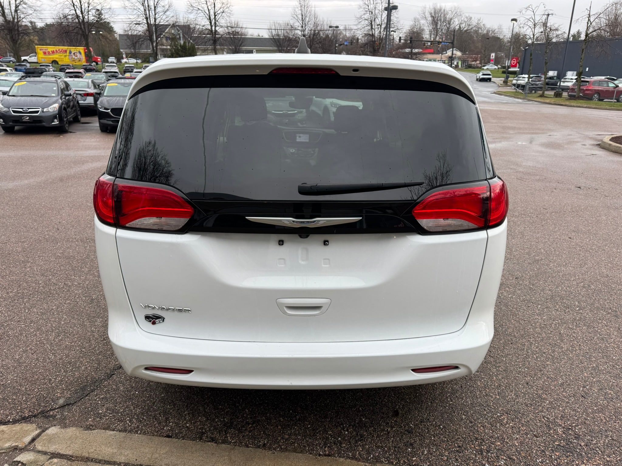 2023 Chrysler Voyager LX - Photo 6
