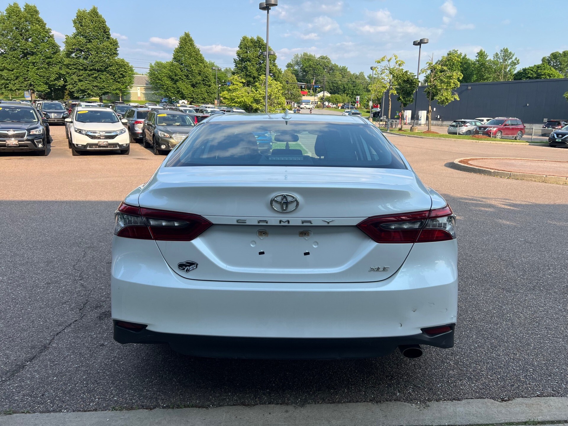 2021 Toyota Camry XLE photo 4