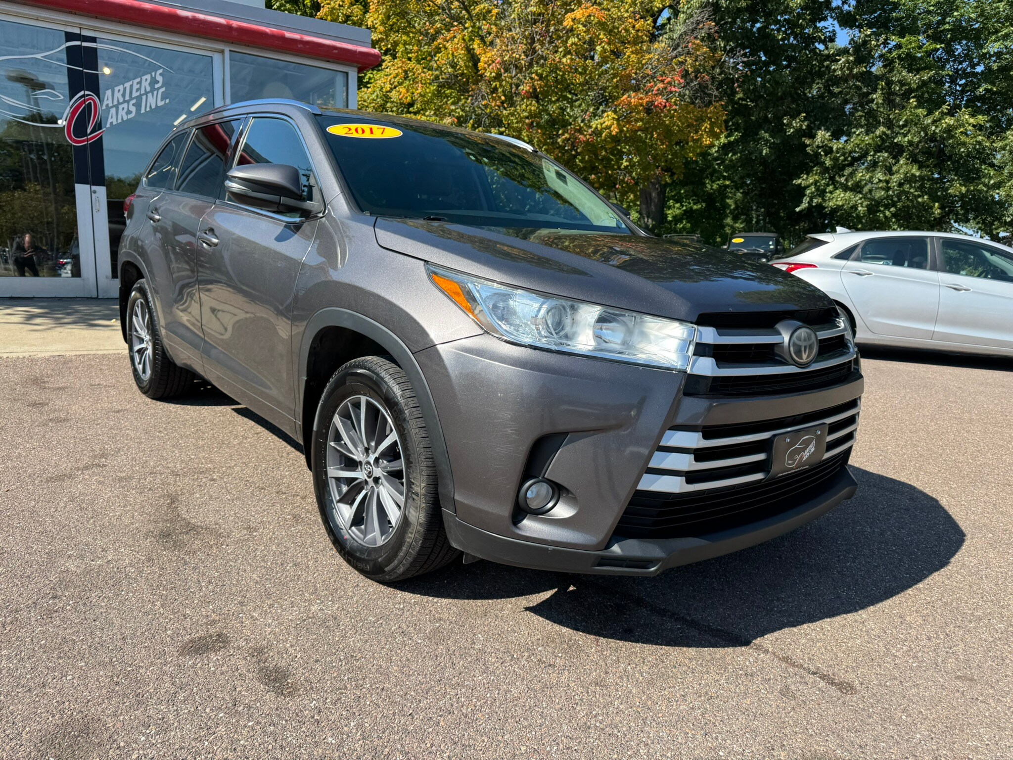 2017 Toyota Highlander XLE photo 2