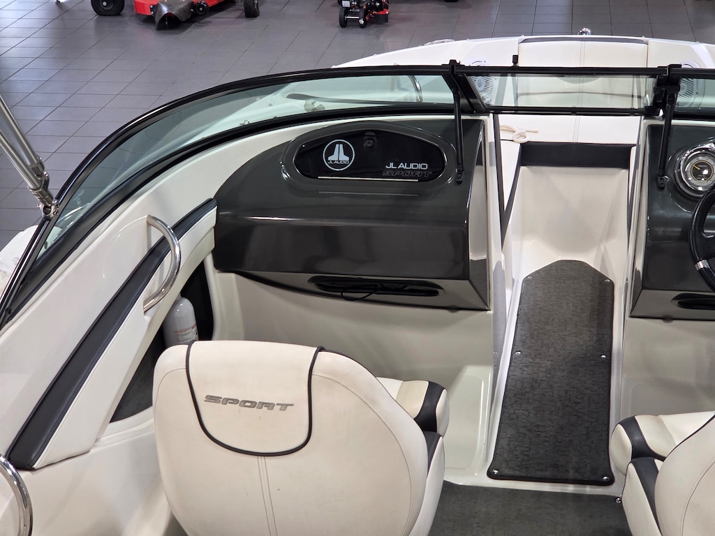 Used 2013 SEA RAY 190 SPORT BOAT