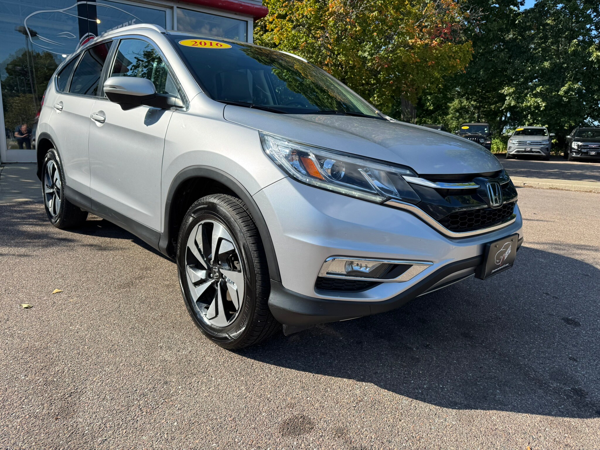 2016 Honda CR-V Touring photo 2