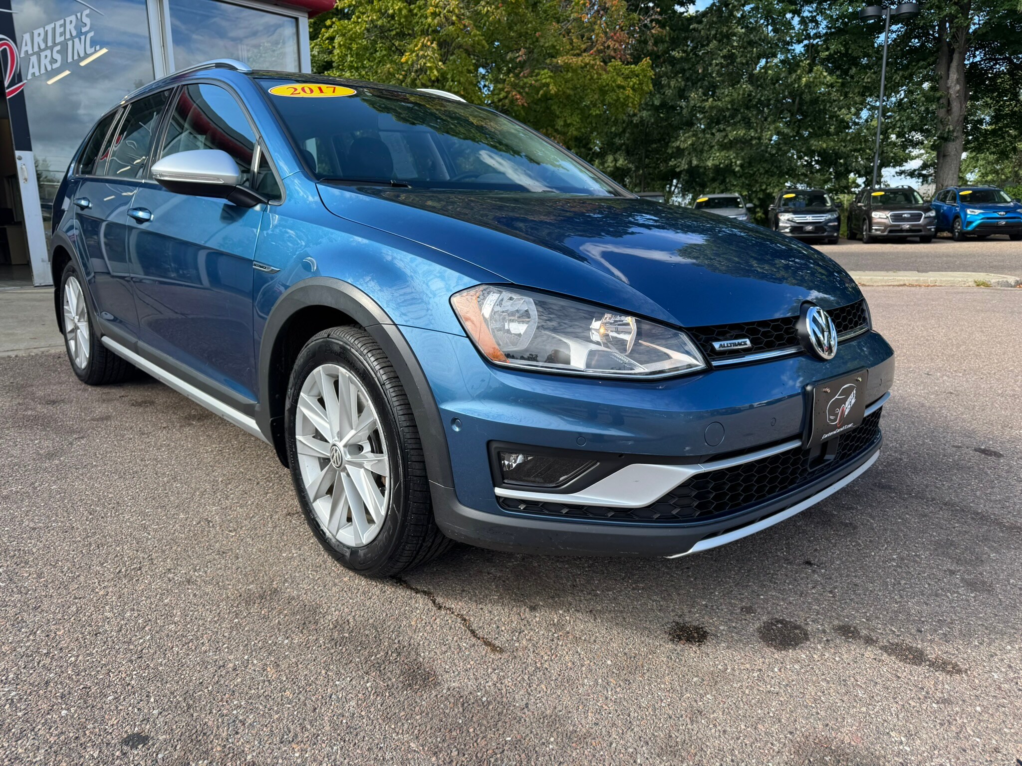 2017 Volkswagen Golf Alltrack TSI SE 4Motion photo 2