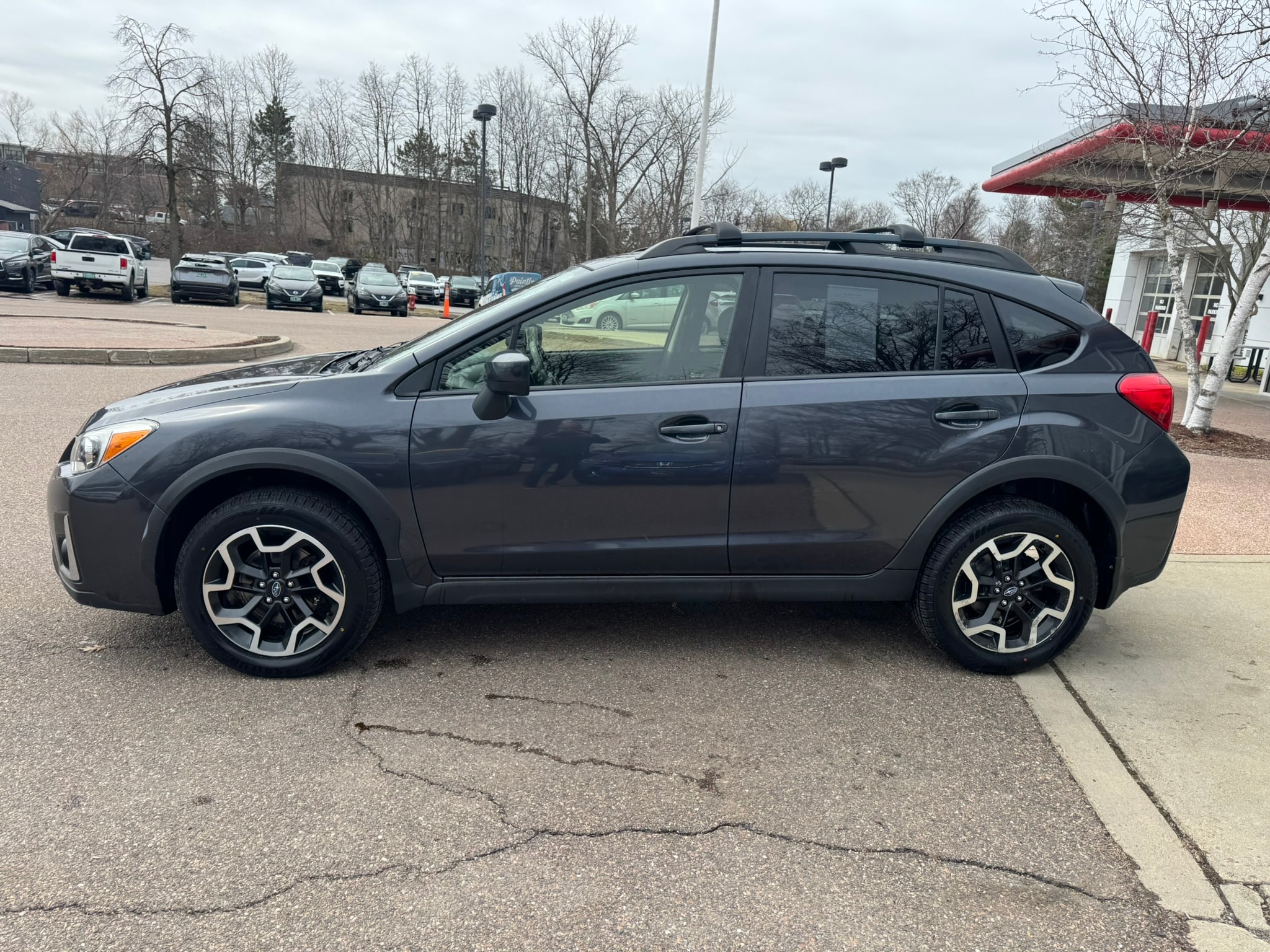 View vehicle photo 4