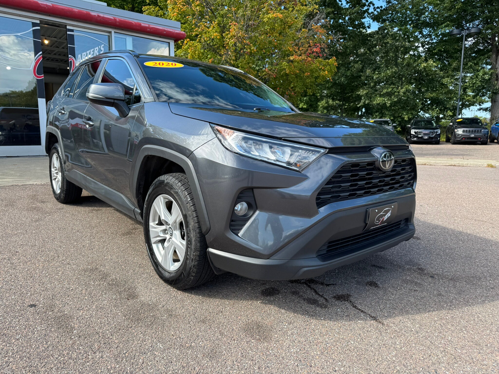 2020 Toyota RAV4 XLE photo 2