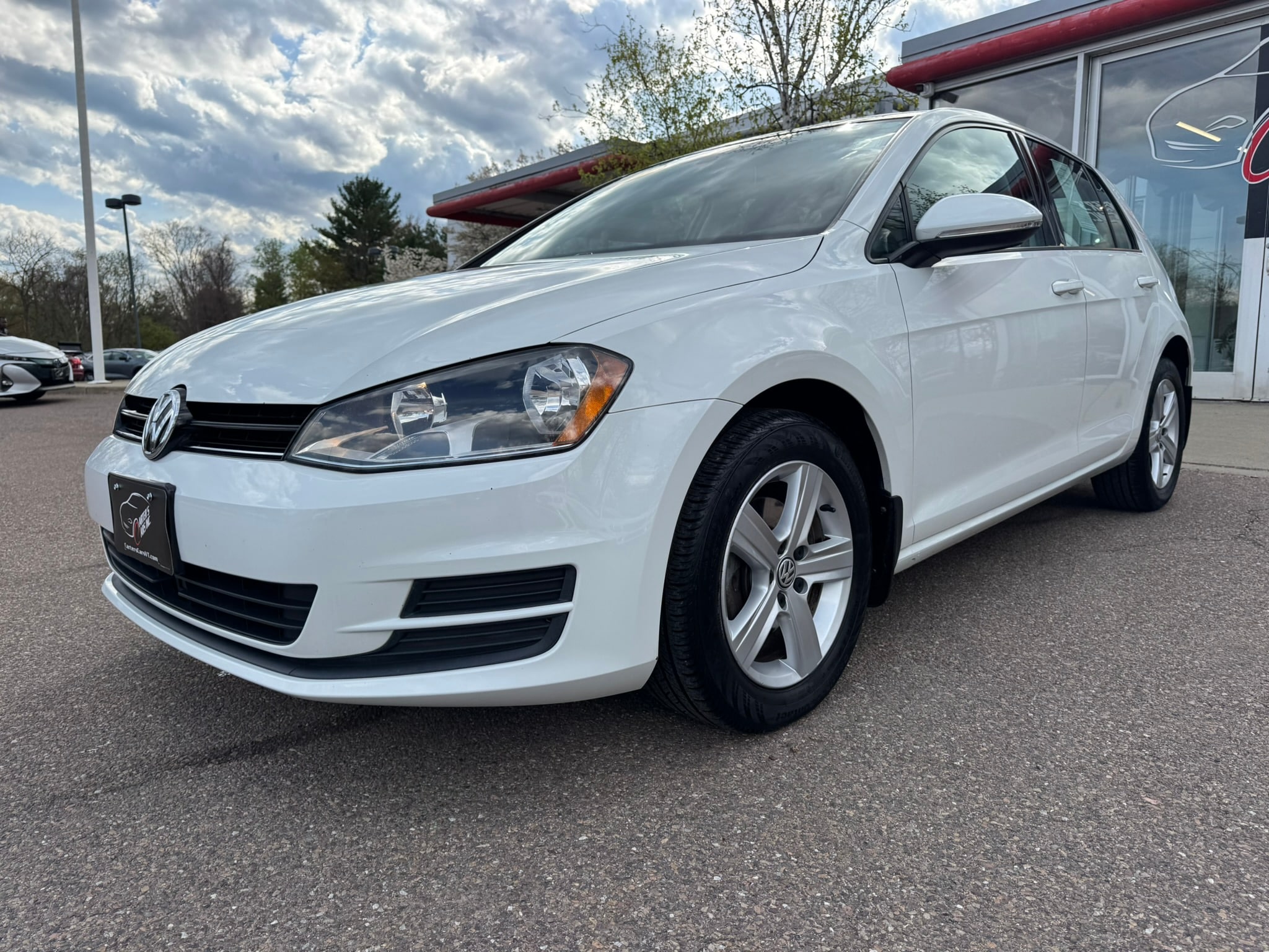 2017 Volkswagen Golf TSI Wolfsburg Edition 4-Door Auto's photo
