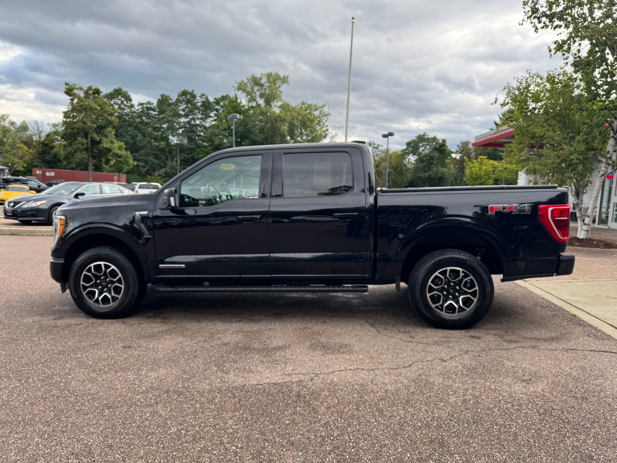 2021 Ford F-150 XLT photo 3