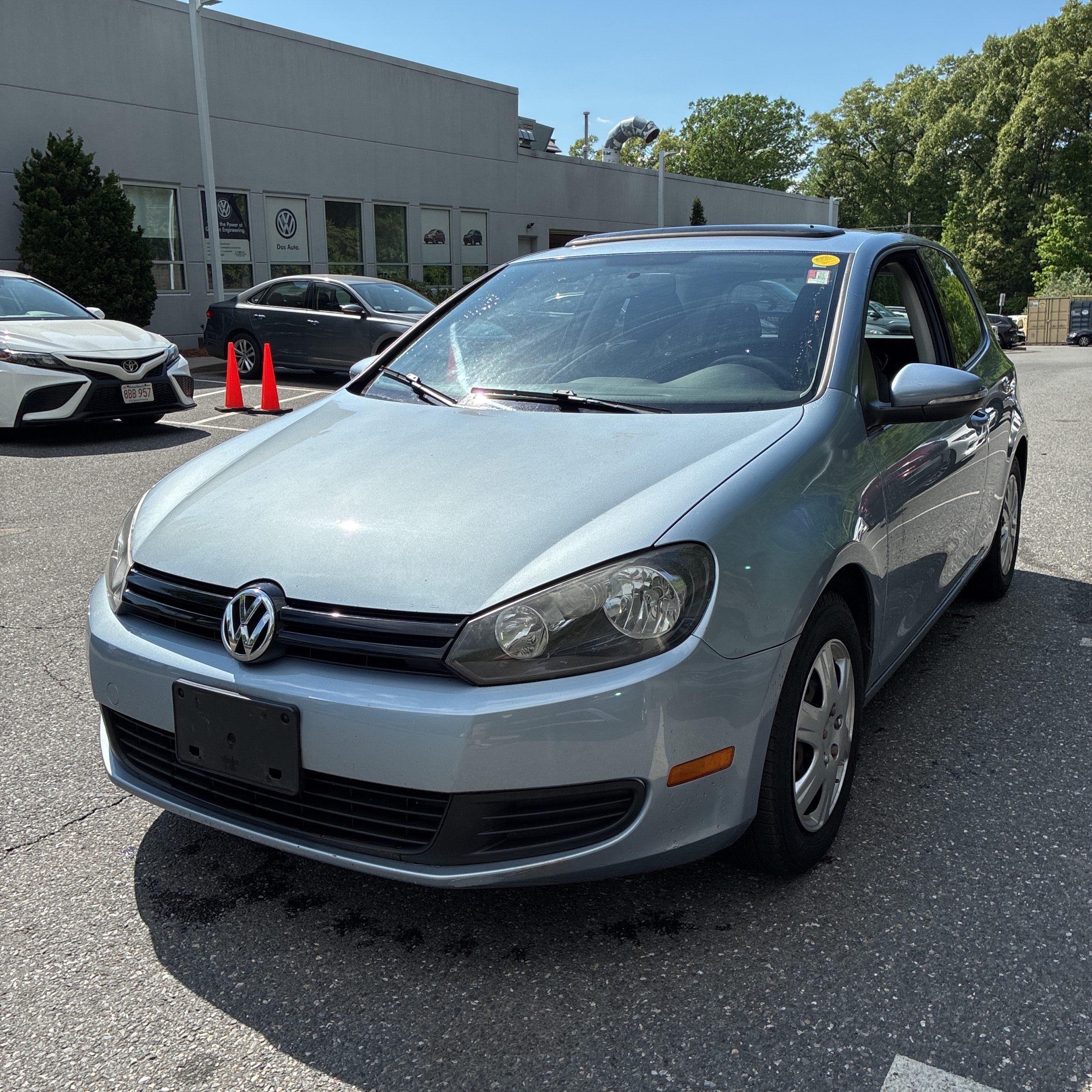 2012 Volkswagen Golf 2-door's photo