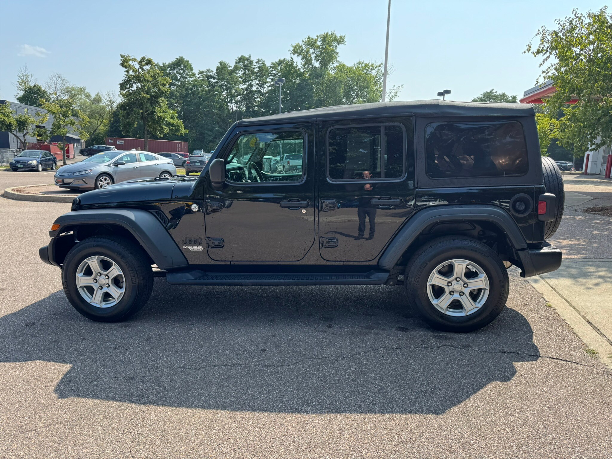 2021 Jeep Wrangler Unlimited Sport photo 3