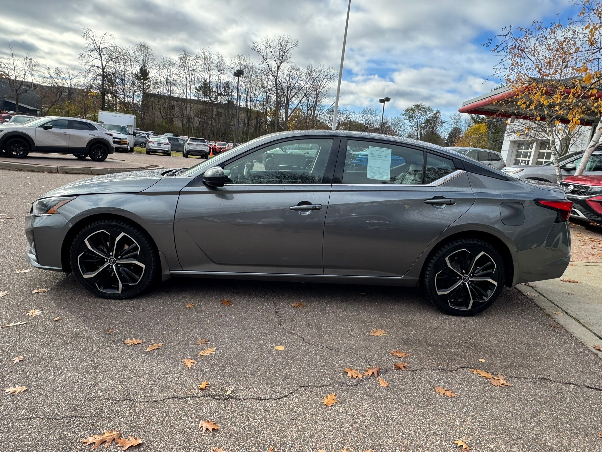 2023 Nissan Altima 2.5 SR photo 4