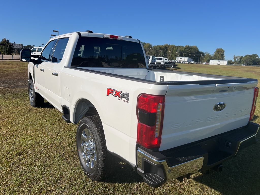 2026 Ford F-250 Lariat photo 3