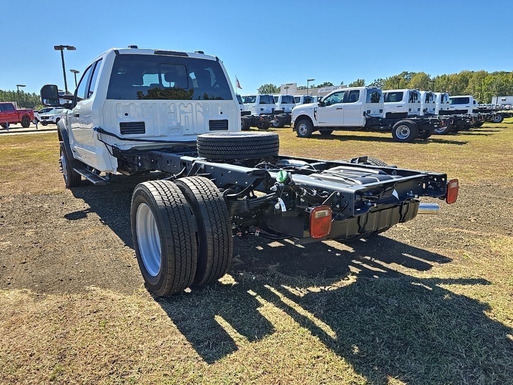 2026 Ford F-550 photo 3