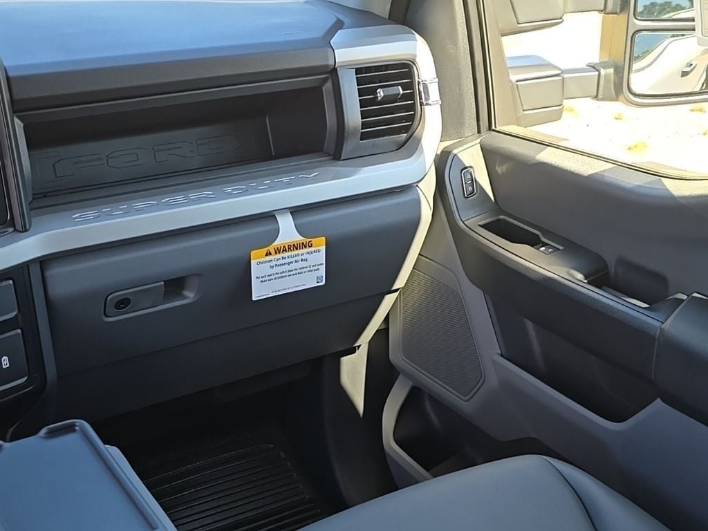 2026 Ford F-350 Super Duty Chassis Cab XL - Photo 19