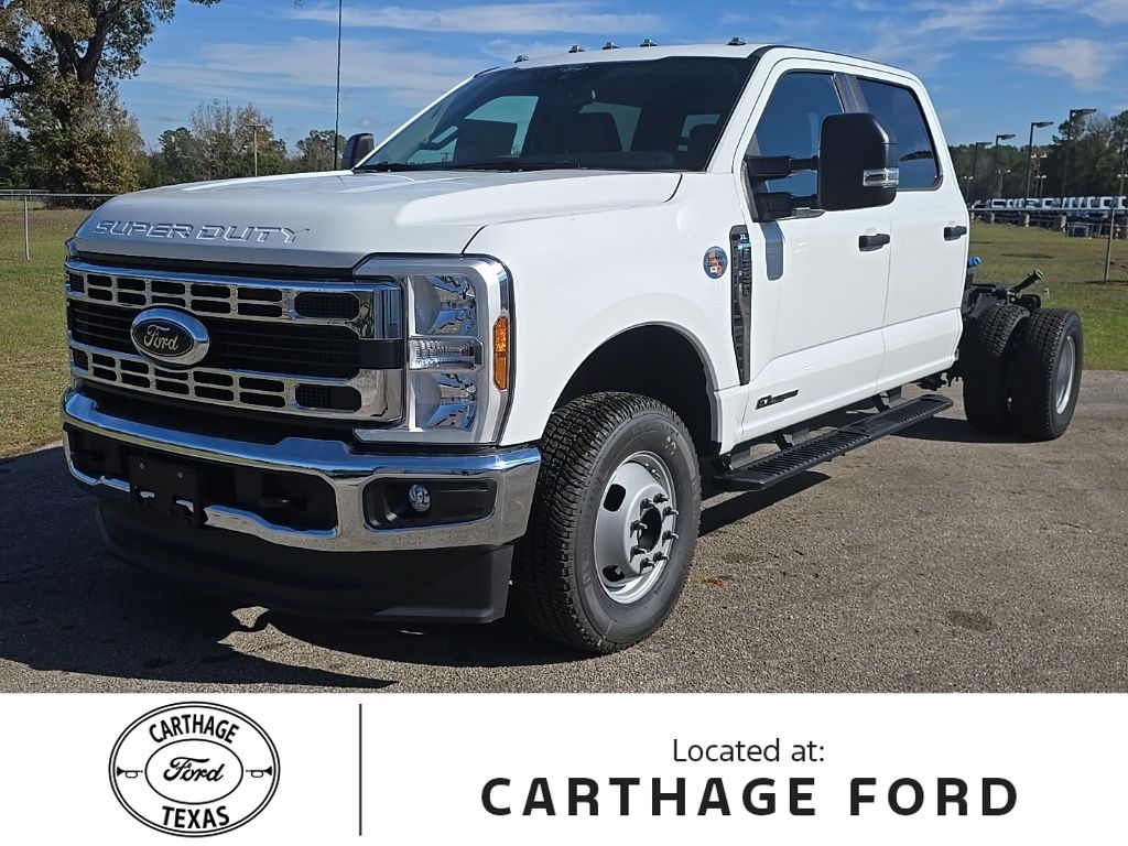 2025 Ford F-350 Super Duty Chassis Cab XL's photo