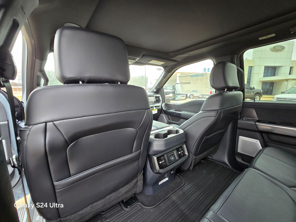 2026 Ford F-250 Super Duty Platinum - Photo 23