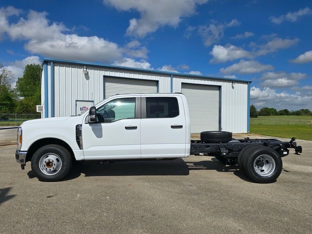 New 2026 Ford F-350SD XL Chassis
