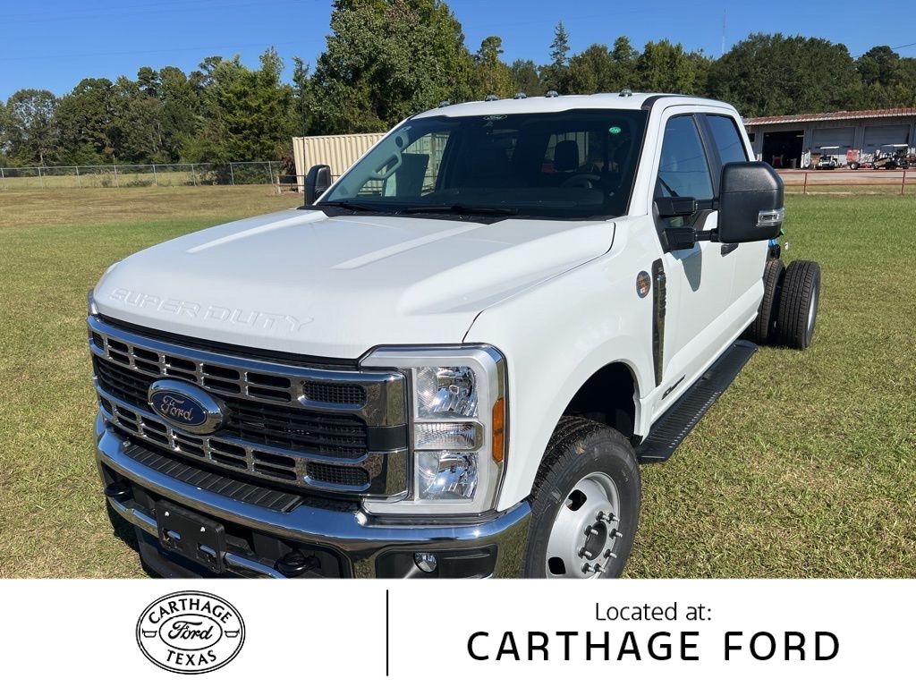2025 Ford F-350 Super Duty Chassis Cab XL's photo