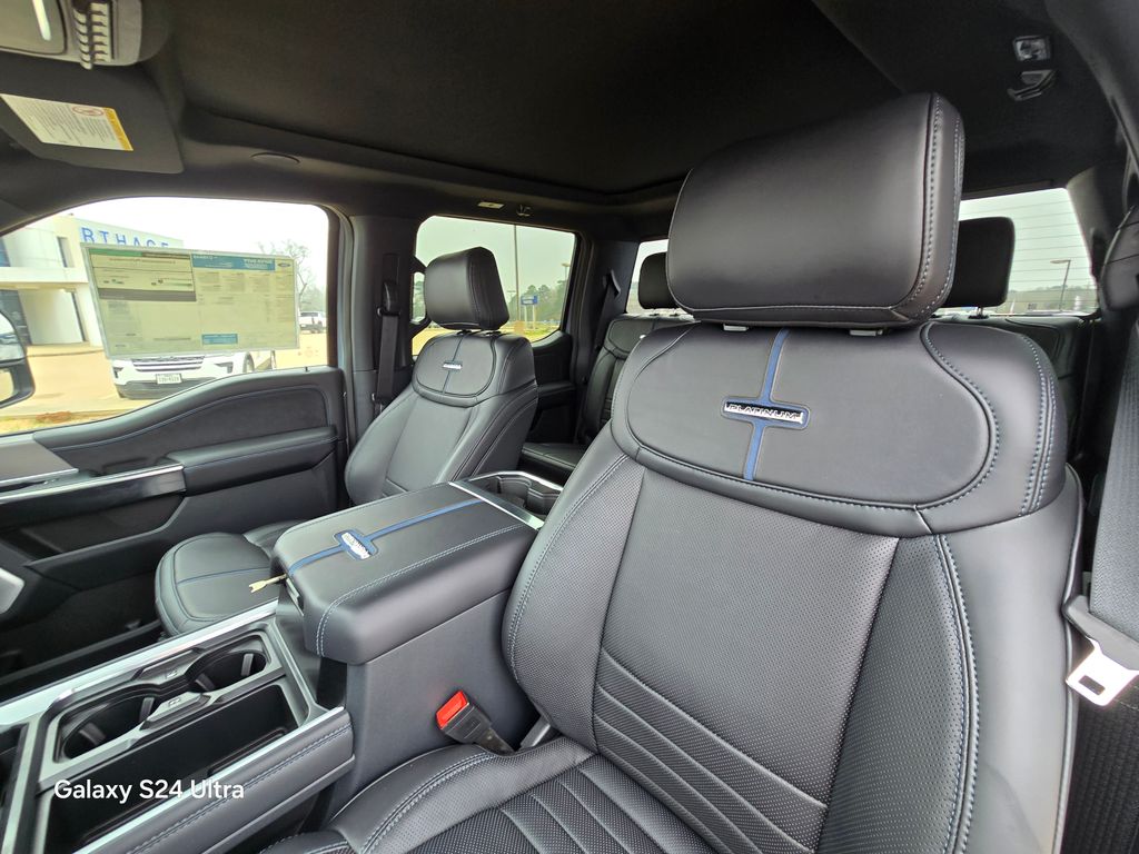2026 Ford F-250 Super Duty Platinum - Photo 16