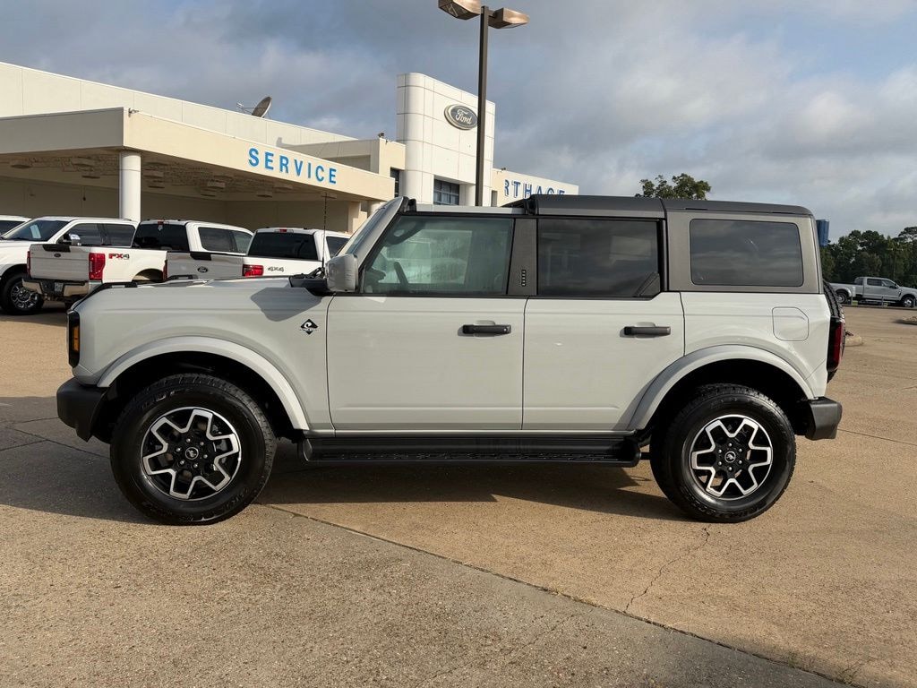 New 2026 Ford Bronco Outer Banks SUV