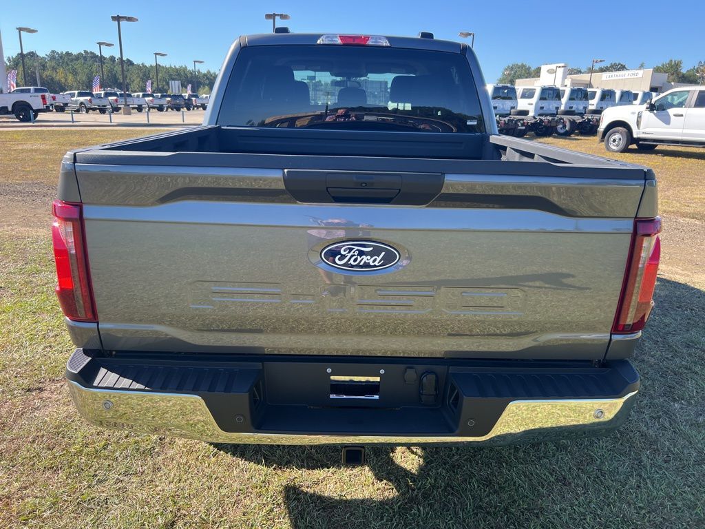 2025 Ford F-150 XLT photo 4