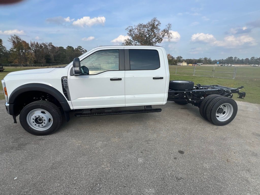 2026 Ford F-450 photo 2