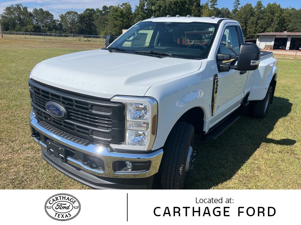 2026 Ford F-350 Super Duty XL's photo