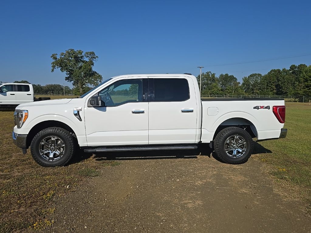 2021 Ford F-150 XLT photo 2