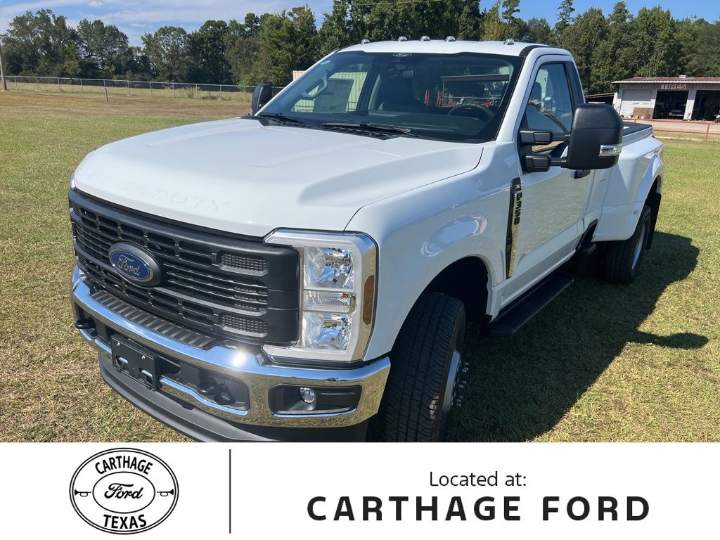 2026 Ford F-350 Super Duty XL's photo