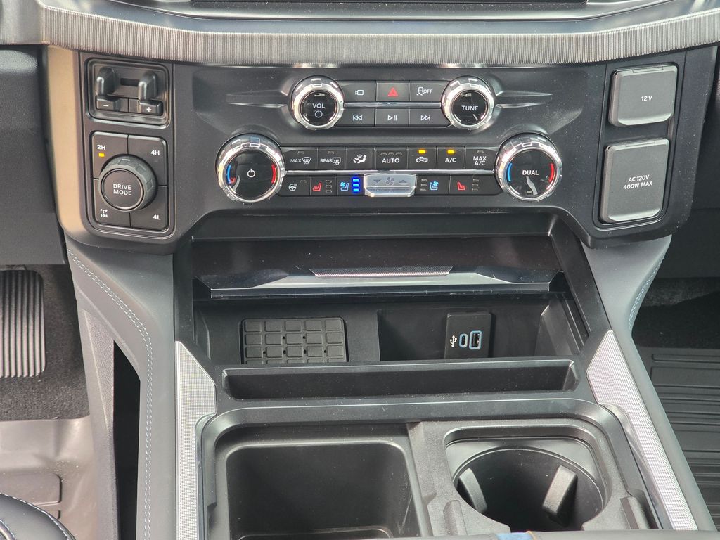 2026 Ford F-250 Super Duty Platinum - Photo 40