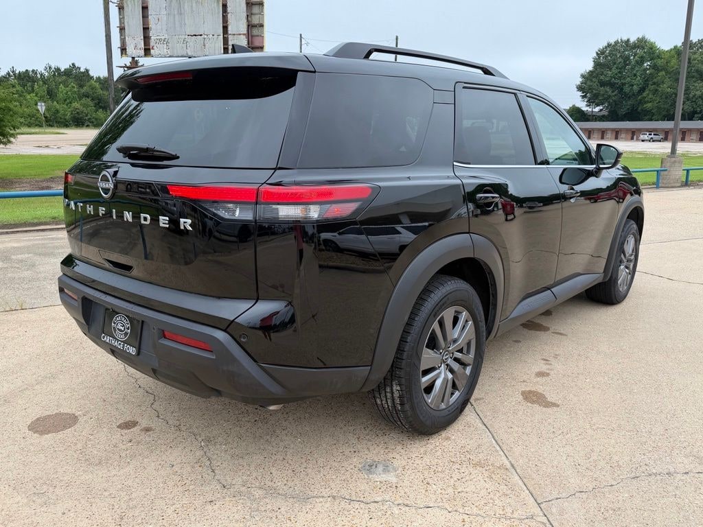 Used 2025 Nissan Pathfinder SV SUV