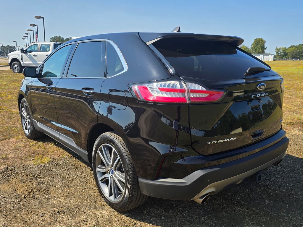2024 Ford Edge Titanium photo 3