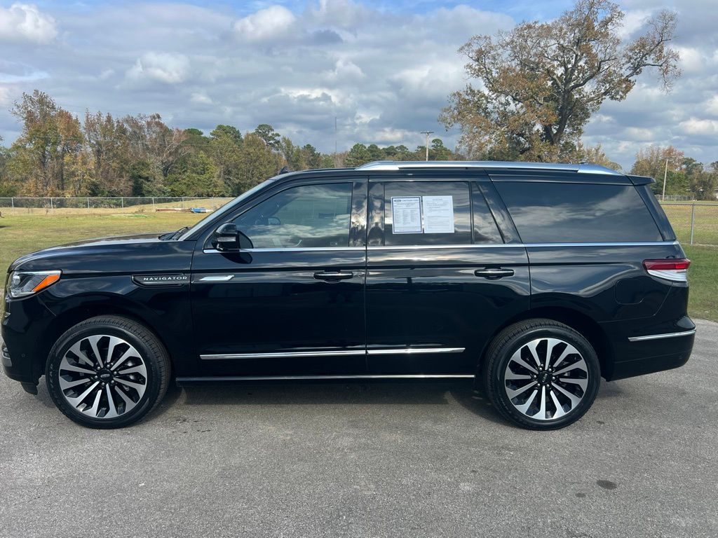 2023 Lincoln Navigator Reserve photo 2
