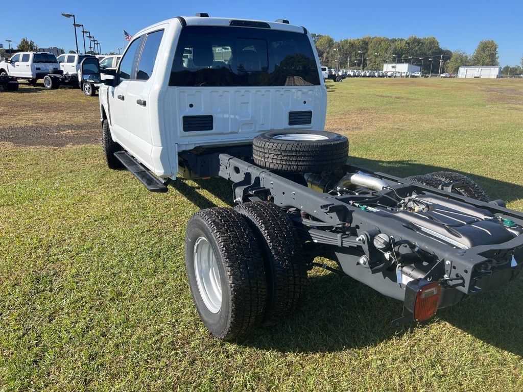 New 2025 Ford F-350SD XL Chassis