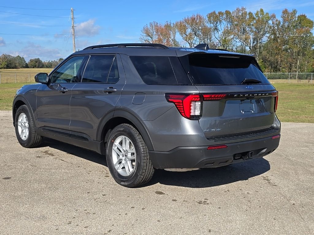 2026 Ford Explorer photo 2