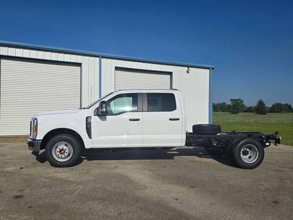 New 2026 Ford F-350SD XL Chassis