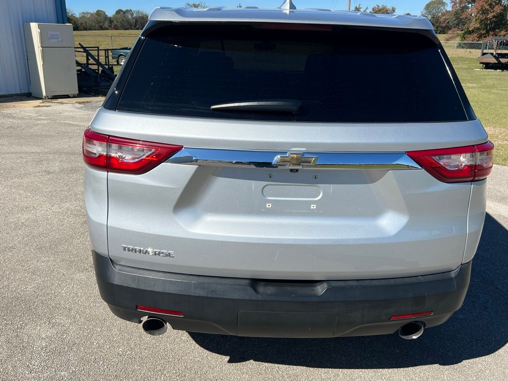 2020 Chevrolet Traverse LS photo 3