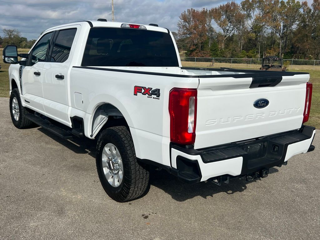 2024 Ford F-250 photo 3