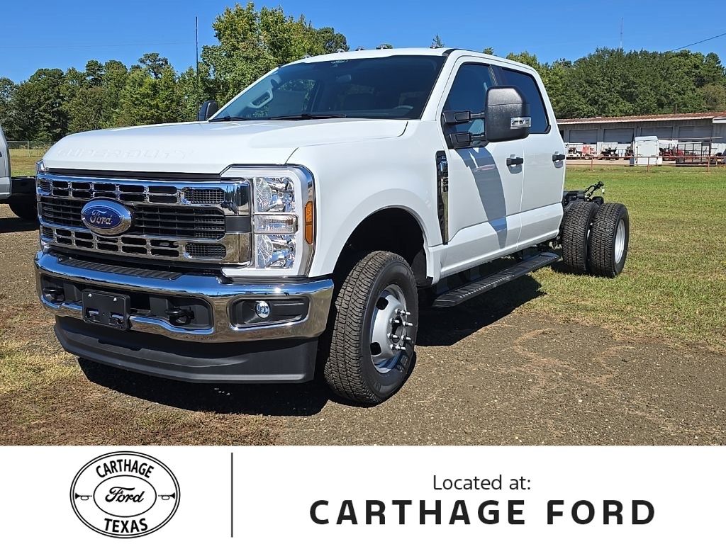 2026 Ford F-350 Super Duty Chassis Cab XL's photo