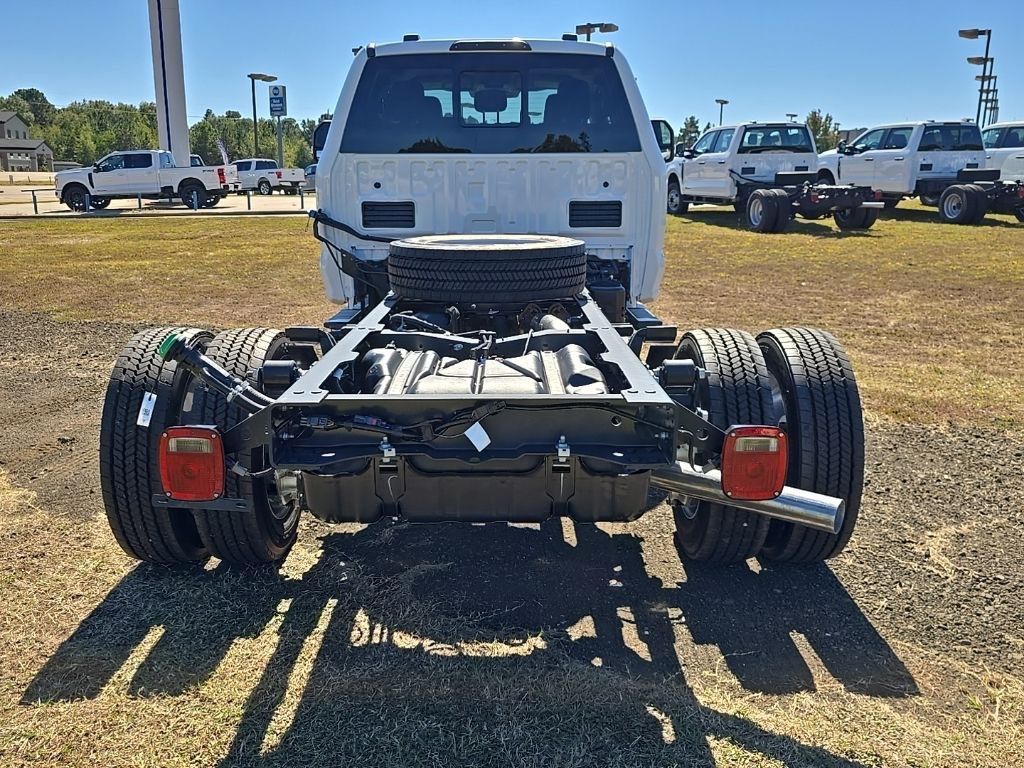 2026 Ford F-550 photo 4