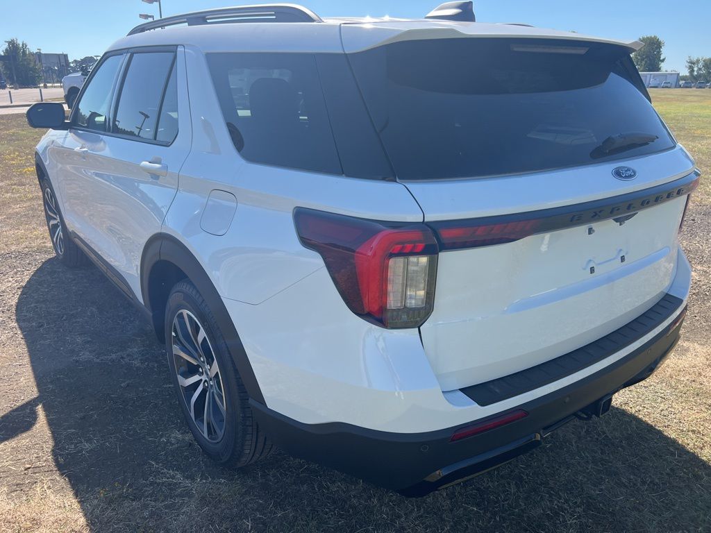 2025 Ford Explorer ST-Line photo 3