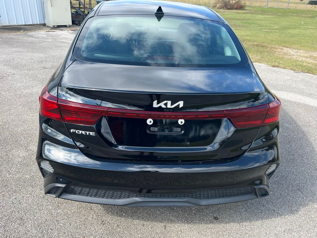 2024 Kia Forte LXS photo 4
