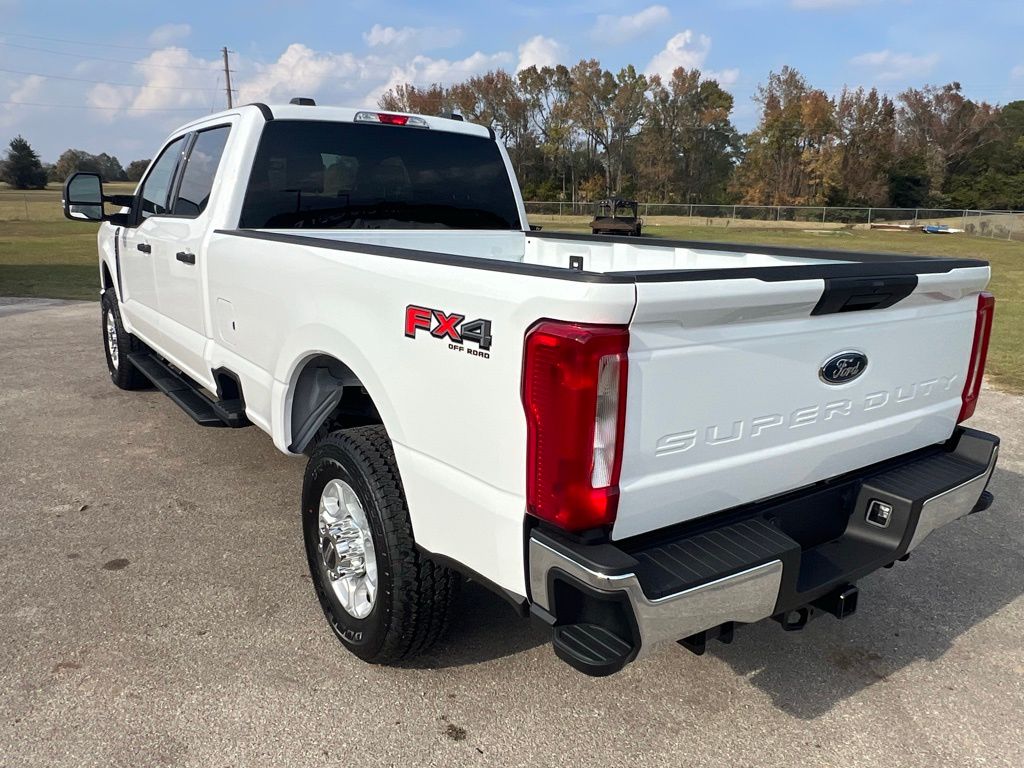 2026 Ford F-250 XLT photo 3